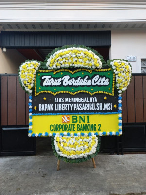Papan Bunga Duka di Pancuran Dewa